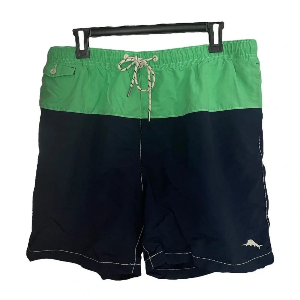 Tommy Bahama RELAX color block swim trunks Good Condition. Mesh lining.